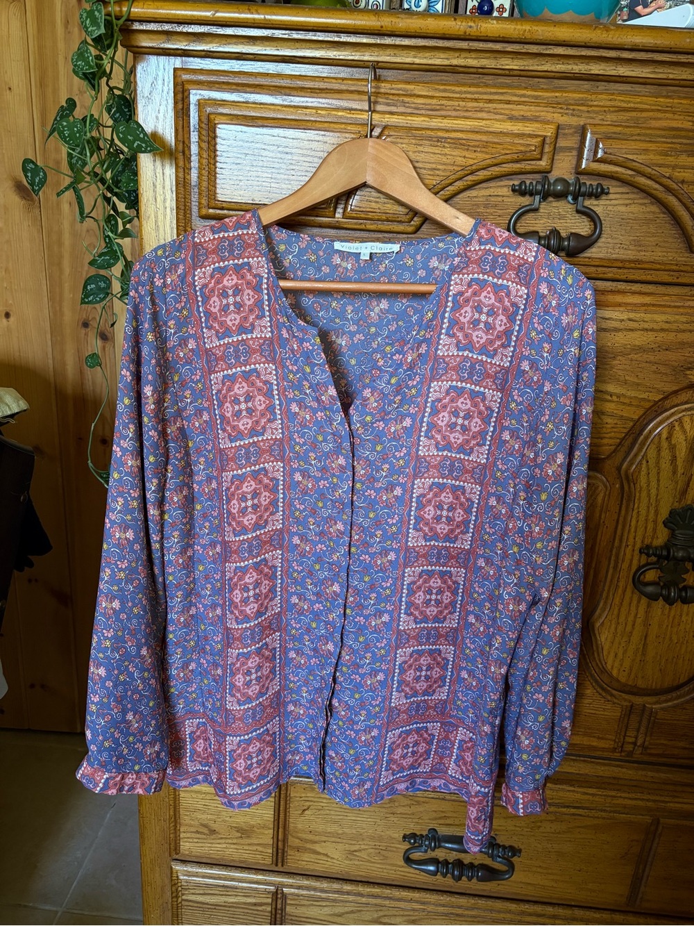 Violet & Claire Purple Floral Button-Front Boho Blouse with Pink Accents